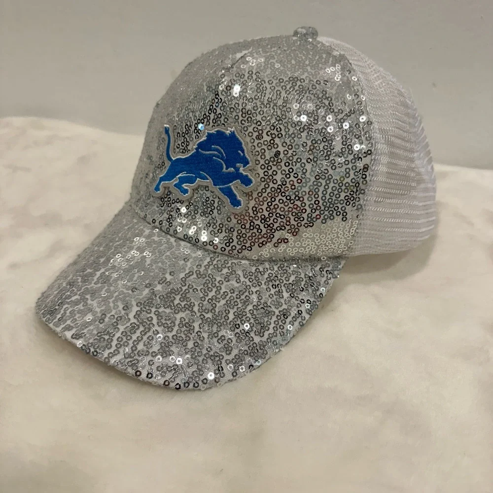 Detroit Lions logo hat! Glitter sequin trucker baseball cap!